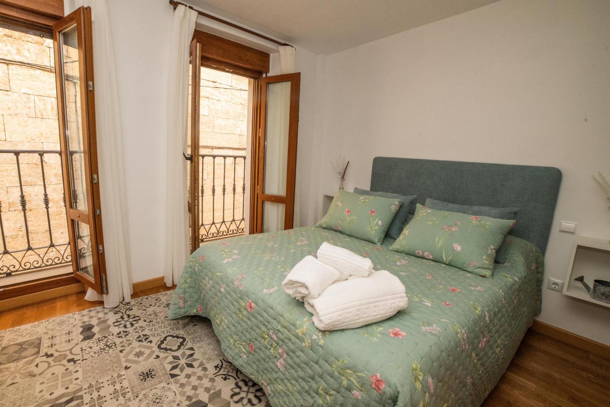 Tu Refugio En La Plaza Mayor ซิวดัด-โรดรีโก ภายนอก รูปภาพ