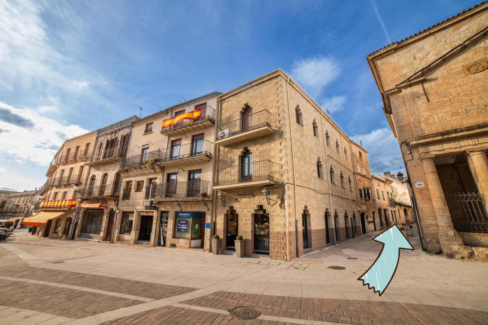 Tu Refugio En La Plaza Mayor ซิวดัด-โรดรีโก ภายนอก รูปภาพ